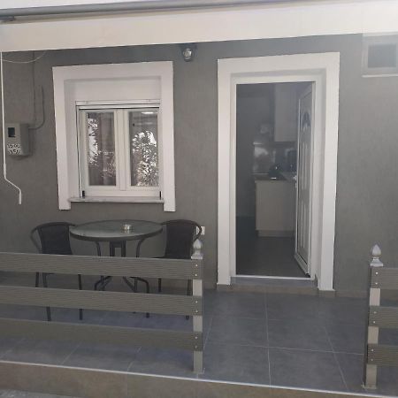 Agelikis' Apartments Nea Kallikrateia Екстер'єр фото
