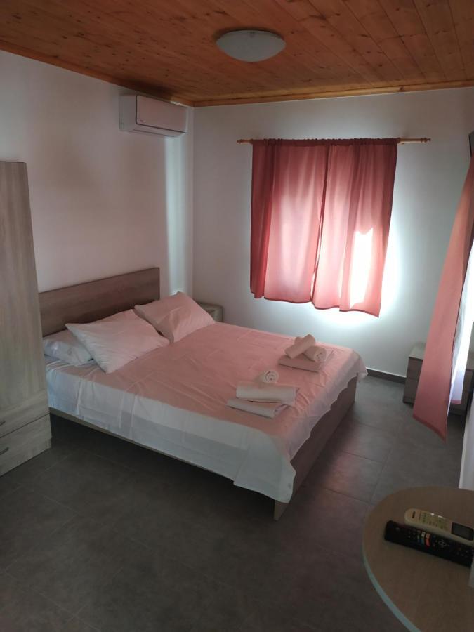 Agelikis' Apartments Nea Kallikrateia Екстер'єр фото
